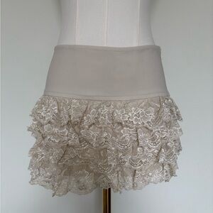 Edikted Cream Lace mini Skirt